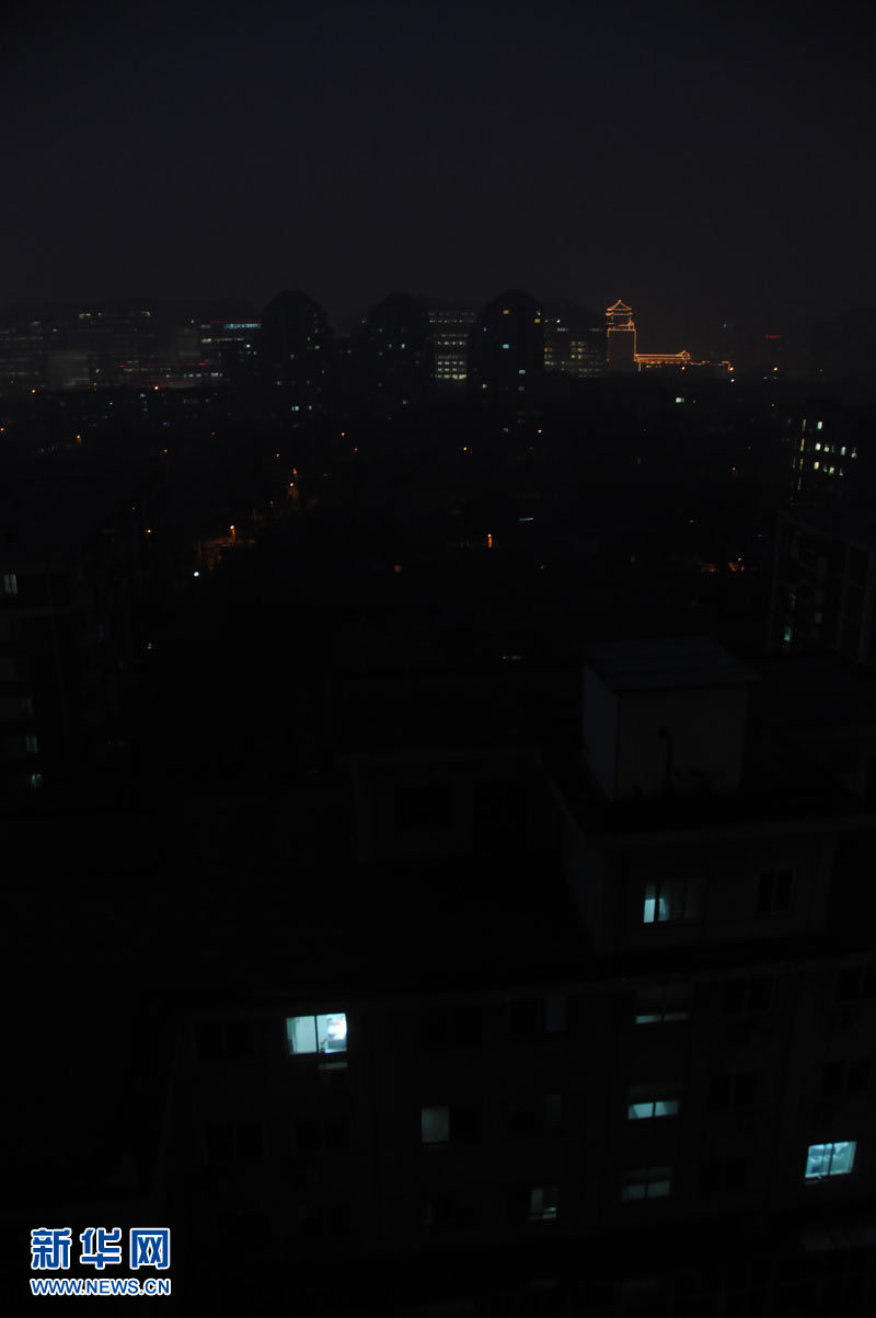 北京大部地區(qū)霧霾彌漫 早晚能見度對比