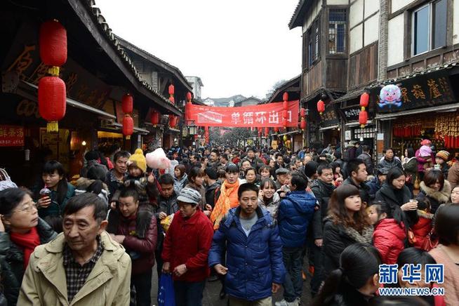 春節(jié)長假各地景區(qū)迎人潮