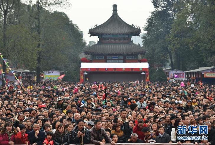 春節長假各地景區迎人潮