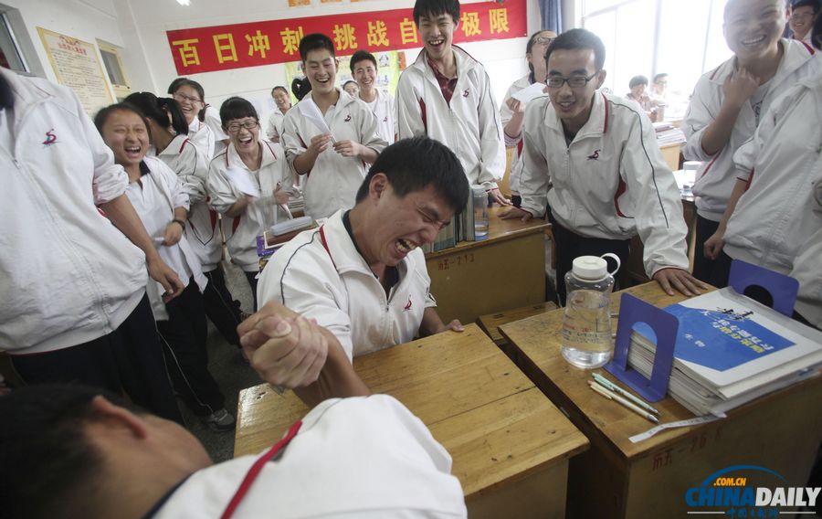 中國(guó)日?qǐng)?bào)聚焦全國(guó)高考之備考