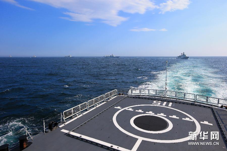 氣勢逼人！中國海軍艦艇編隊在日本海練編隊運動