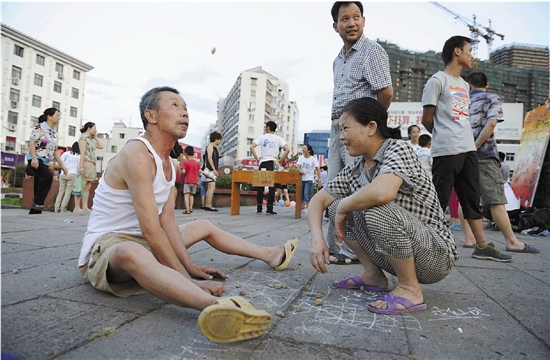 抓石子拍方包跳皮筋……舊時(shí)的游戲，還記得嗎