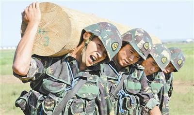 中國特戰(zhàn)精英比武不給調(diào)整時間 “槍王”遺憾脫靶