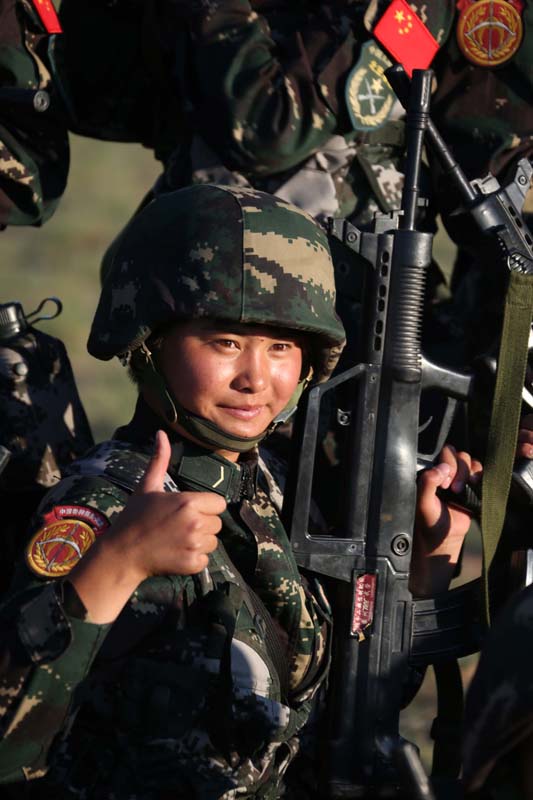 高清：我陸軍首支女子特戰(zhàn)連訓練剪影