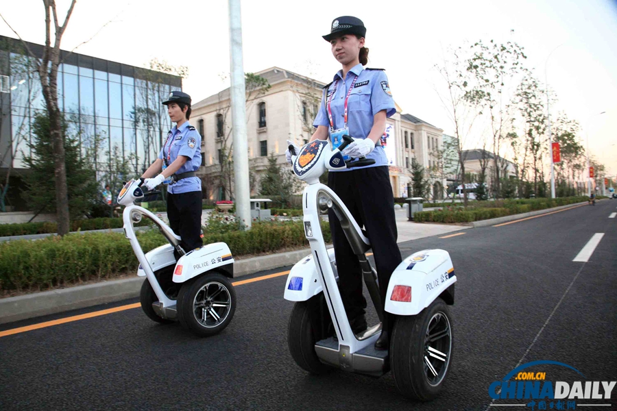 沈陽：新型警用電動巡邏車在全運村上崗