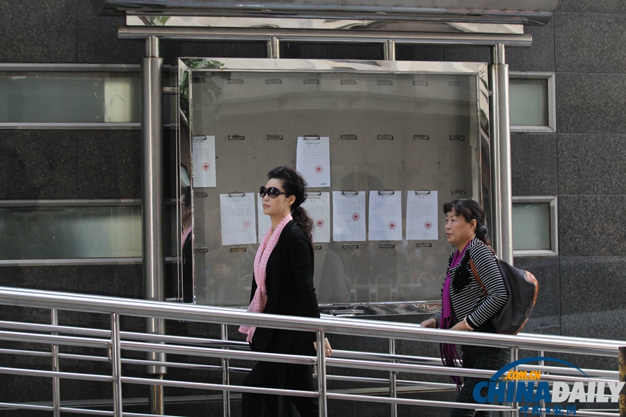 李某某等五人強奸案一審宣判 李某某獲刑10年