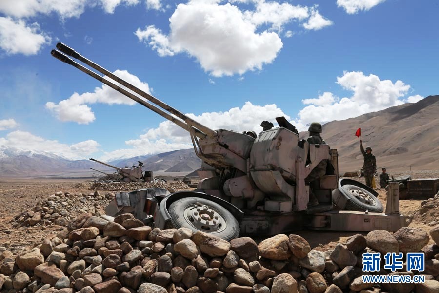 直擊解放軍萬人千車陸空協(xié)同高原大對抗
