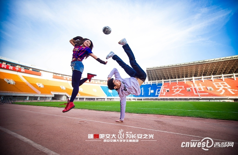 “跳舞吧，交大！”走紅網(wǎng)絡(luò) 高難度動作獲網(wǎng)友點贊