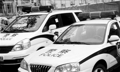 北京海淀派出所十余警車被貼罰單 網友微博直播