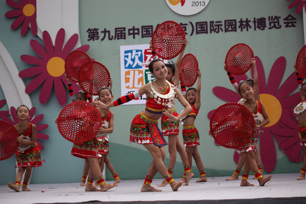 “歡動北京”2013國際青少年文化藝術交流周北京園博園啟動