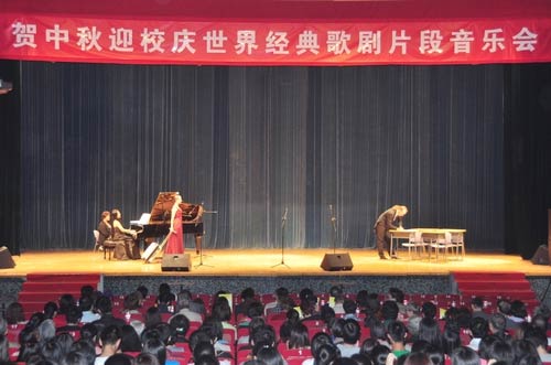 北外舉辦世界經典歌劇片段音樂會