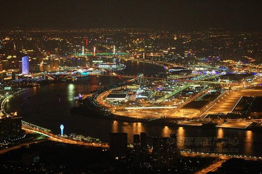 世博會開幕在即 空中體驗夜上海