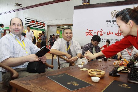 南平武夷茶鄉飄四海 李克強希冀茶旅打出名氣