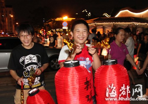 三坊七巷舉行中秋祭月活動 福州話誦古詩(圖)