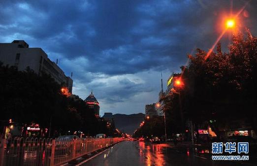 福建遭受強雷電和雷雨侵襲（組圖）