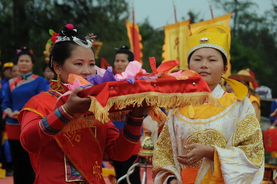 福建莆田：海峽兩岸萬人海上祭媽祖