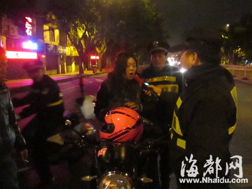 “女漢子”江西騎摩來福州聚會 闖禁行被查