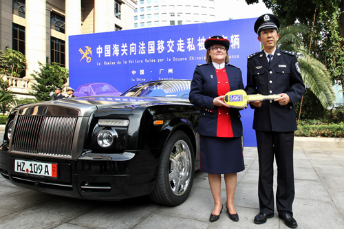 失竊轎車被海關(guān)查獲 中法國際司法合作輾轉(zhuǎn)歸還
