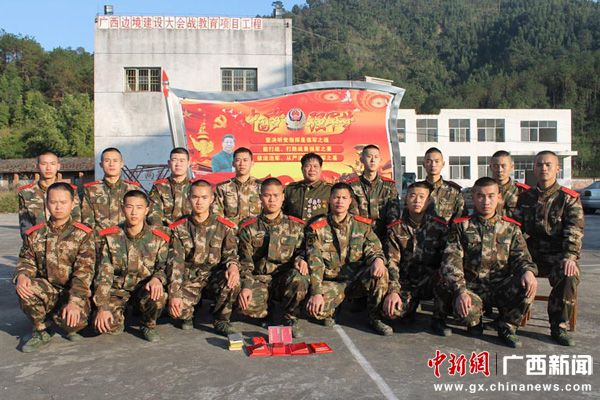 廣西那楠邊境檢查站邀請(qǐng)革命前輩為官兵講故事