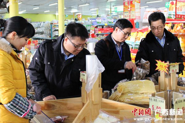 金秀“臘八節(jié)”開展大檢查 確保節(jié)日食品安全
