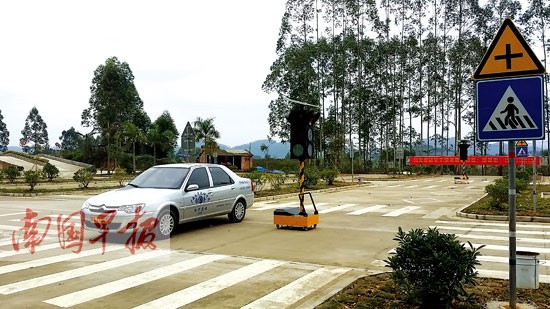 南寧:小車培訓模擬城市道路防止學員只會考不會開