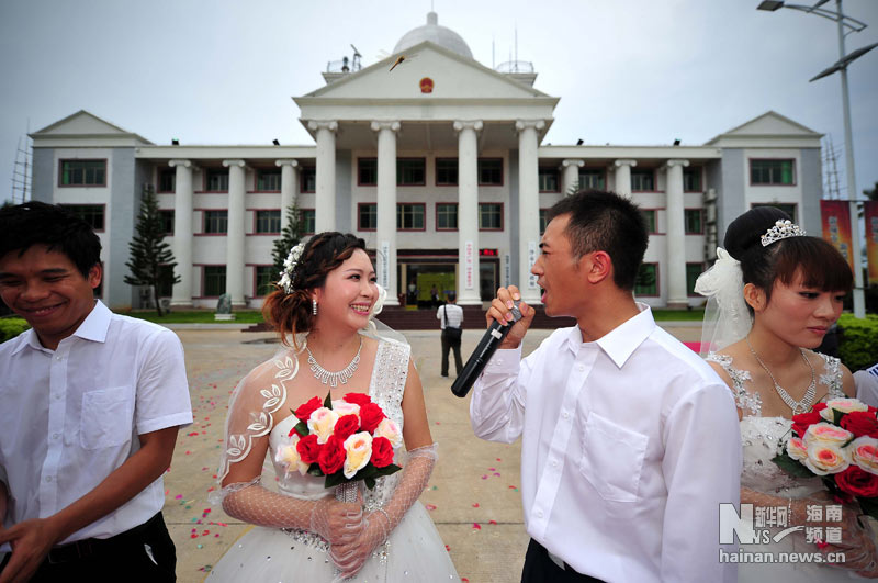 海南三沙七對新人永興島上集體婚禮 喜結(jié)良緣