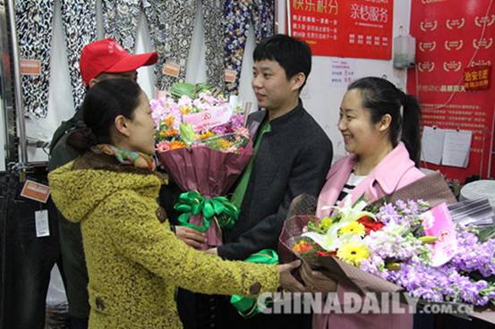 “鮮花送雷鋒，善美在省城”啟動 萬名志愿者參與