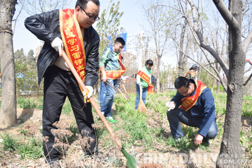 唐山路南住建局開展“黨員奉獻(xiàn)日”活動(dòng)
