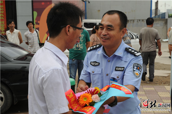 廿七年汗水灑滿交宣路——記邯鄲交警支隊宣傳科科長張貴民