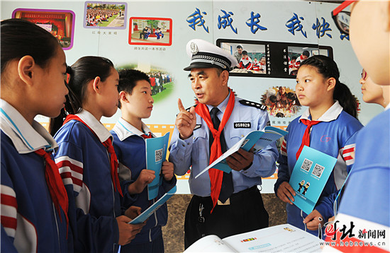 廿七年汗水灑滿交宣路——記邯鄲交警支隊宣傳科科長張貴民