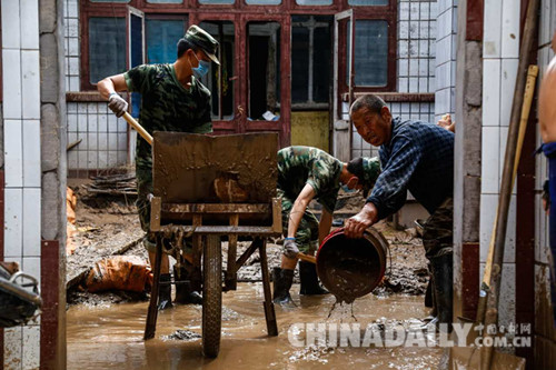 武警河北總隊：洪水退卻 這里仍然是“戰場”