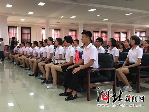 學(xué)會(huì)感恩 河北億維教育集團(tuán)舉辦第三屆師生感恩聯(lián)誼會(huì)