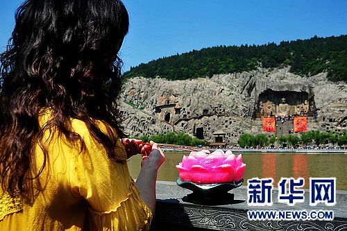 洛陽龍門石窟舉行祈福大法會(huì)