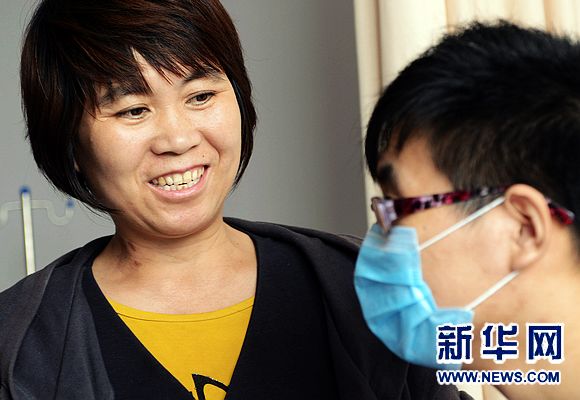 母親割肝摘腎救子 母子雙雙康復出院