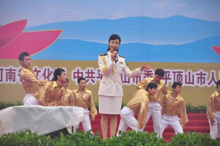 第二屆中國曲劇藝術節在汝州盛裝開幕