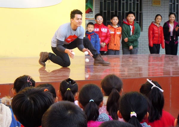 鄭州幸福路小學牽手舞影秀 給孩子舞動多彩天空