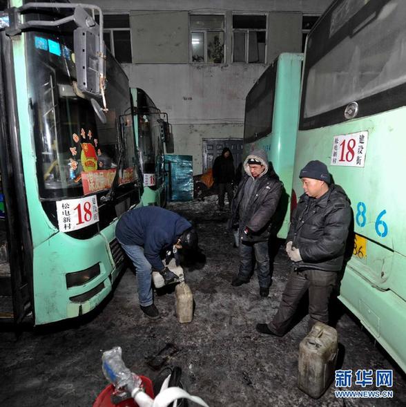 嚴寒中與夜晚相伴——探訪“三九天”中的哈爾濱公交熱車員