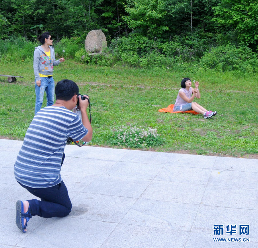 伊春森林節(jié)吸引數(shù)萬游客來林都“吸氧”