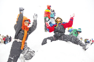 哈爾濱：罕見大雪吊足游客胃口 滑雪進入預訂旺季