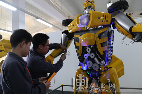 服務型機器人將在哈爾濱量產 5年內走進百姓家