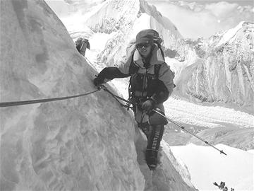 挑戰世界巔峰:中國地質大學(武漢)的登山傳奇