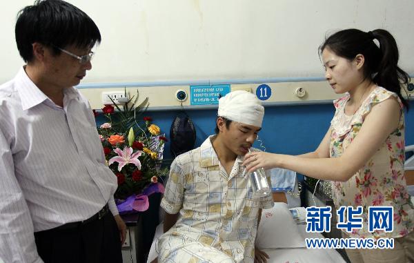 湖北竹溪一考生重大車禍蘇醒后堅持赴考（圖）