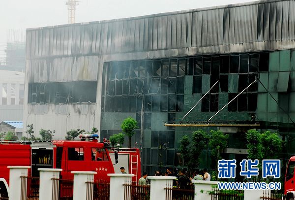 武漢“7·12”火災死亡人數(shù)增至14人（圖）