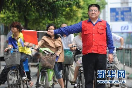 陳光標(biāo)稱(chēng)富人死前要花光錢(qián) 明年在京滬發(fā)紅包