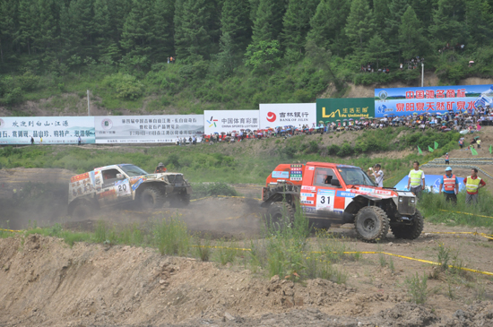 2012全國汽車場地越野錦標(biāo)賽吉林白山站開賽