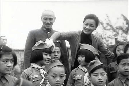 罕見(jiàn)！宋氏三姐妹少女時(shí)期合影