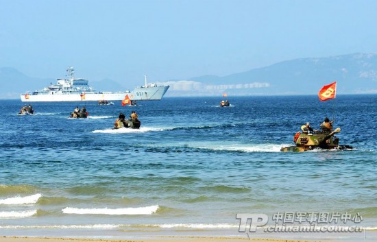 裝甲旅聯合海軍東海海域協同作戰演練