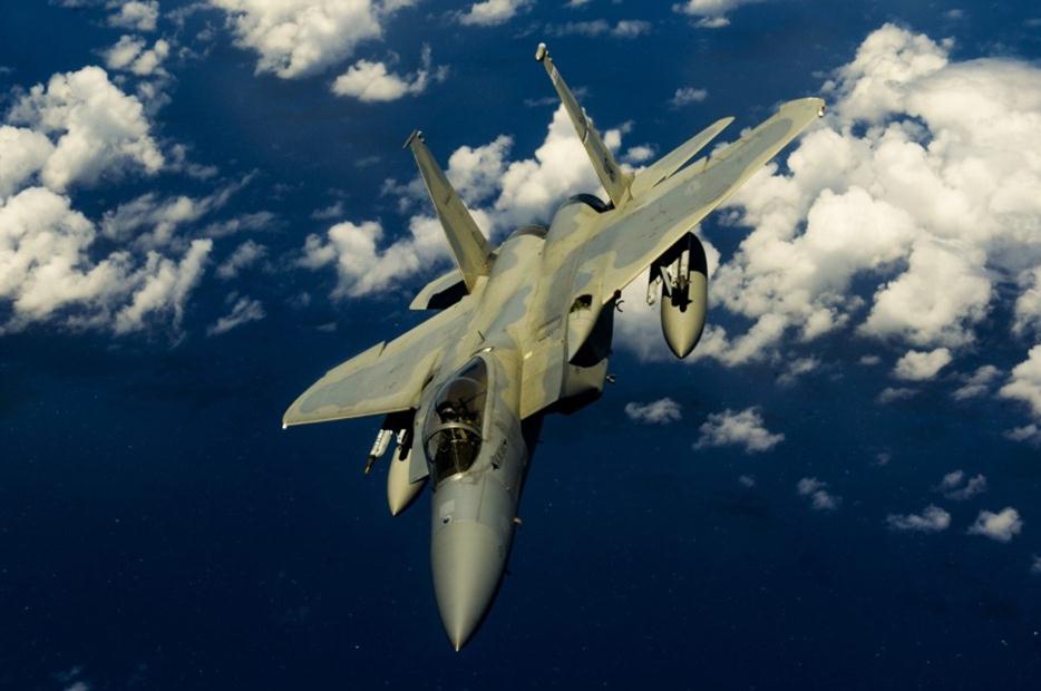美空軍F-15F-16戰機群飛赴夏威夷參加環太軍演