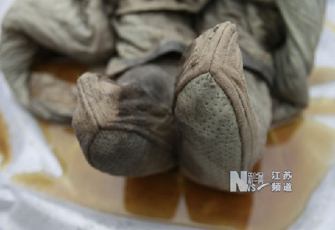江蘇泰州發現明代不腐女尸 睫毛清晰可見