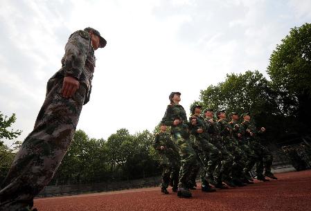 南京：應屆畢業國防生投入軍政訓練